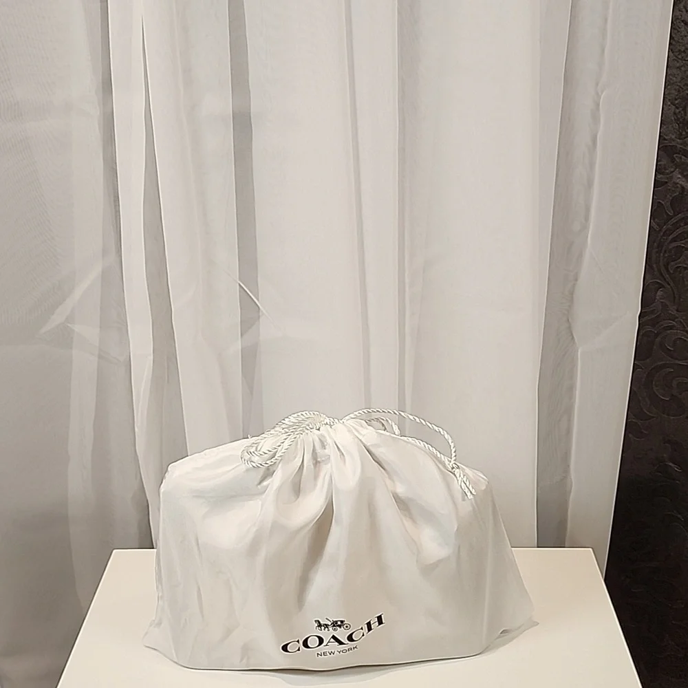 Vintage Coach Linen With Navy Leather Pochette #6115